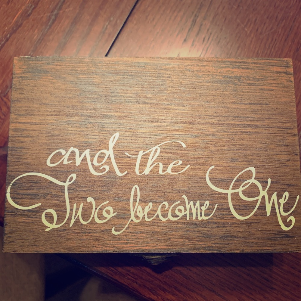 Wedding ring holder
